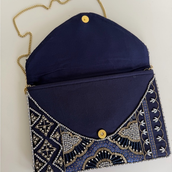 🔥NWT Lulu's Navy and Gold Beaded Clutch with Gold Chain - Picture 6 of 7